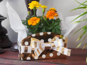 You can make this DIY Gift Box in MINUTES with the Heidi Swapp Minc Foil applicator! Truth.